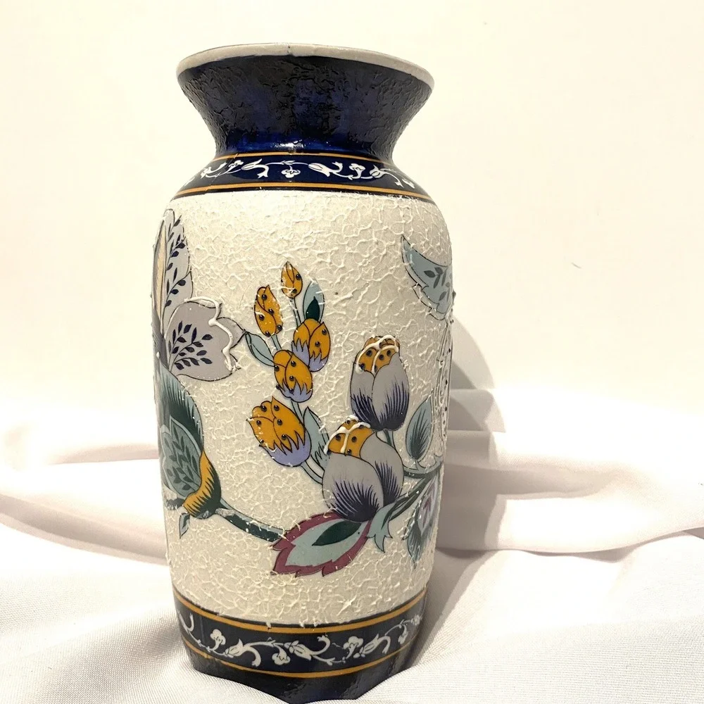 unique hand panted floral mid‎ to large size flower vase